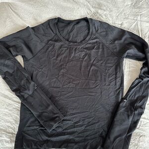 Lululemon Black Long Sleeve Top